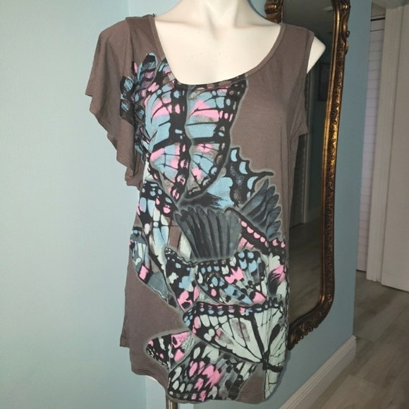 GRAY BUTTERFULY TOP WITH ONE SLEEVE TORTID SIZE 0 - Picture 1 of 7